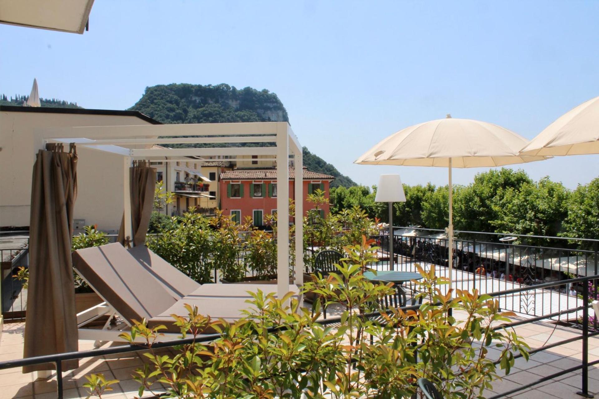 Hotel Tre Corone Garda  Dış mekan fotoğraf