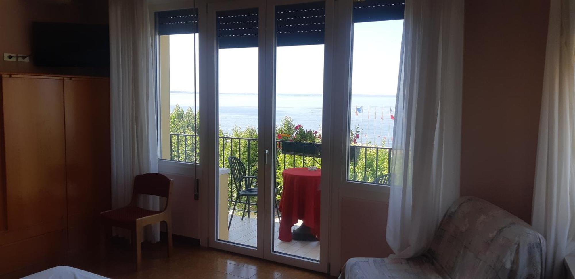 Hotel Tre Corone Garda  Dış mekan fotoğraf